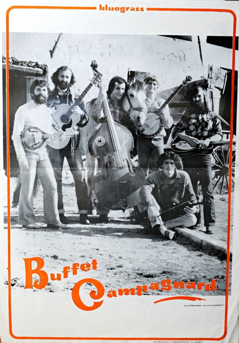 Le groupe Buffet Campagnard, dans lequel Charley tenait la guitare, Pascal (contrebasse), Bruno (banjo), Thierry (Dobro), Denis (mandoline) et Lionel (violon).